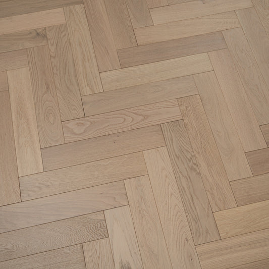 ⤓: 18mm ↔: 90mm ↕: 400mm Iverson Vale Engineered Oak