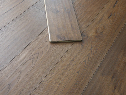 ⤓: 14mm ↔: 190mm ↕: 1900mm Branor Crest Distressed Engineered Oak