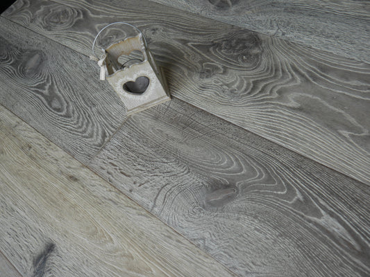 ⤓: 15mm ↔: 220mm ↕: 2200mm Ravenmoor Charcoal Distressed Engineered Oak