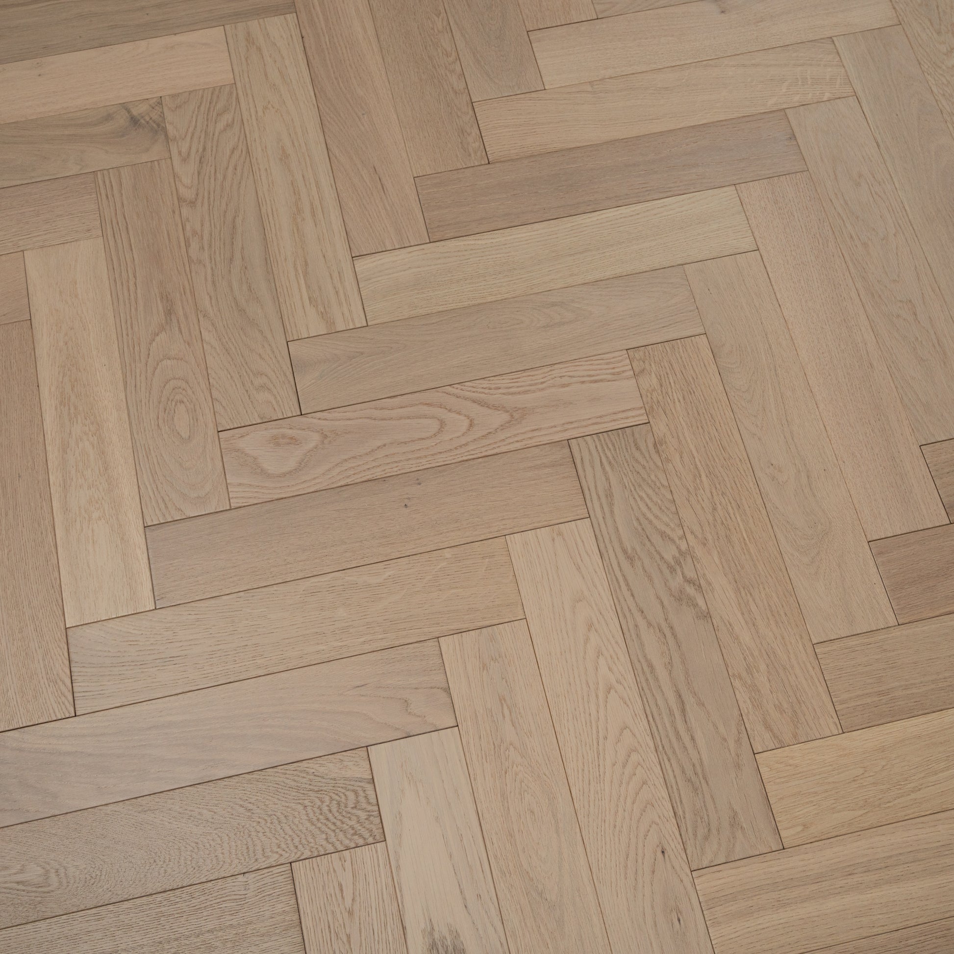 ⤓: 18mm ↔: 90mm ↕: 400mm Iverson Vale Engineered Oak