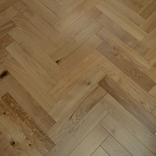 ⤓: 18mm ↔: 90mm ↕: 400mm Lacquered Oak Herringbone Flooring – Ashford Vale