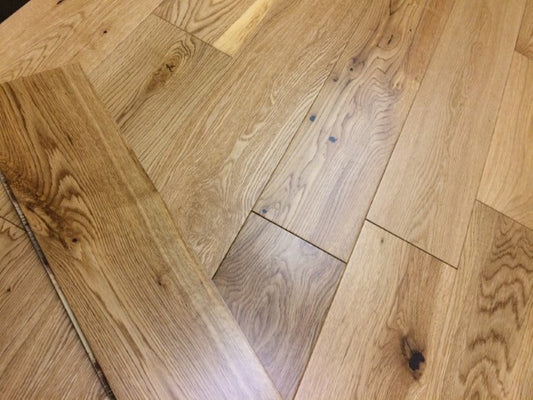 ⤓: 14mm ↔: 150mm ↕: 300-1200mm Sarnel Oak Engineered Oak