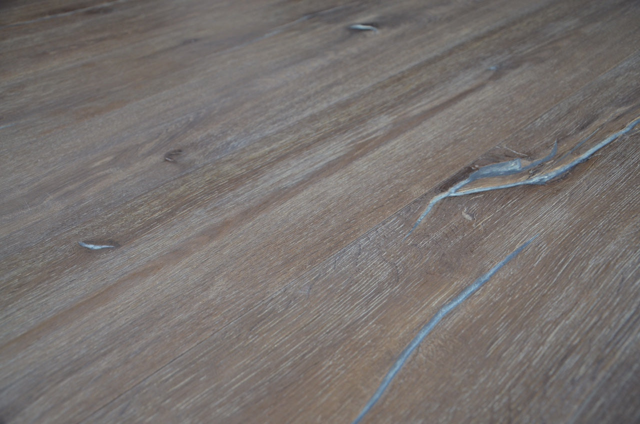 ⤓: 15mm ↔: 220mm ↕: 2200mm Wintermere Smoked Distressed Engineered Oak