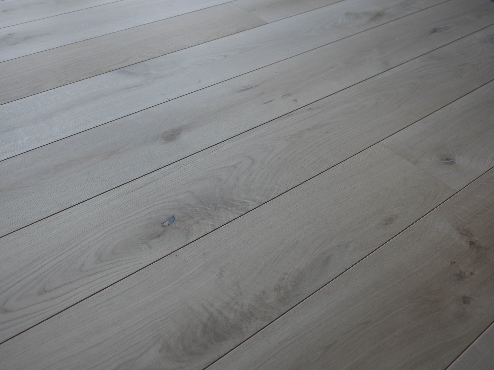 ⤓: 20mm ↔: 190mm ↕:1900mm Kendric Voss Engineered Oak