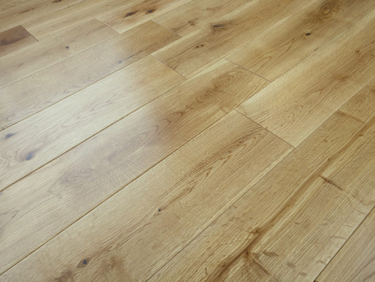 ⤓: 18mm ↔: 125mm ↕: 300mm-1200mm Clarnel Oak Solid Oak