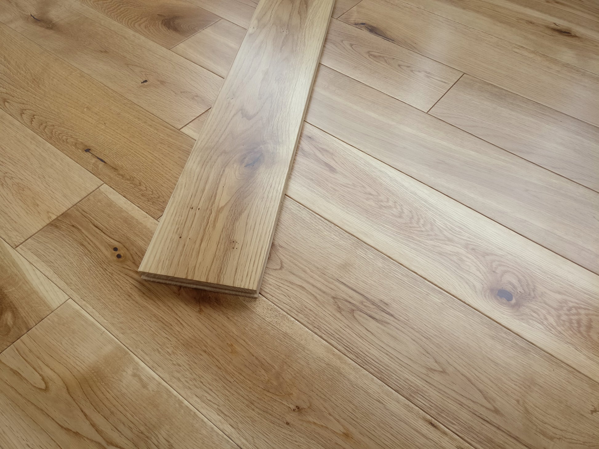 ⤓: 18mm ↔: 125mm ↕: 300mm-1200mm Clarnel Oak Solid Oak