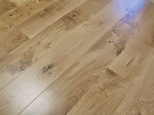 ⤓: 18mm ↔: 150mm ↕: 300mm-1200mm Larnel Wide Solid Oak