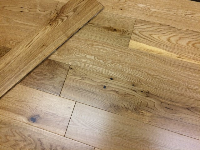 ⤓: 14mm ↔: 150mm ↕: 300-1200mm Sarnel Oak Engineered Oak