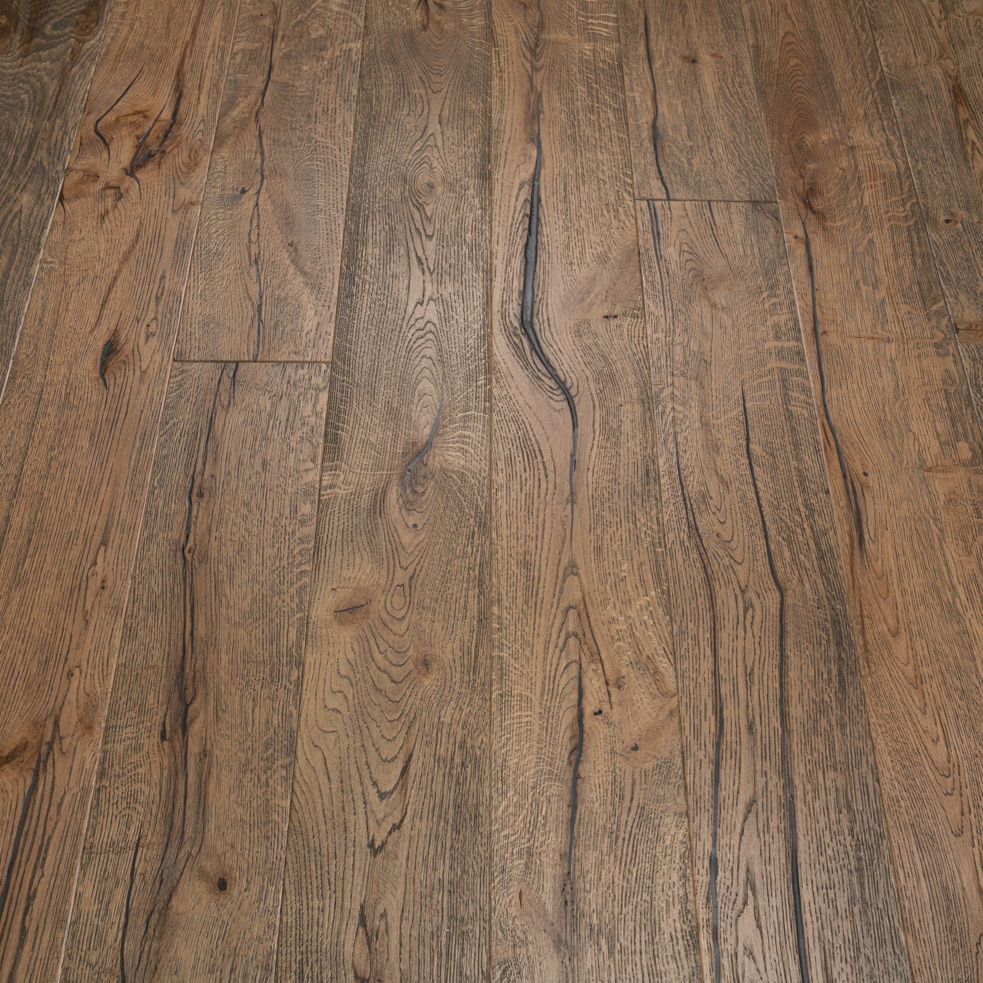 ⤓: 20mm ↔: 190mm ↕:1900mm Blackthorn Manor Distressed Engineered Oak