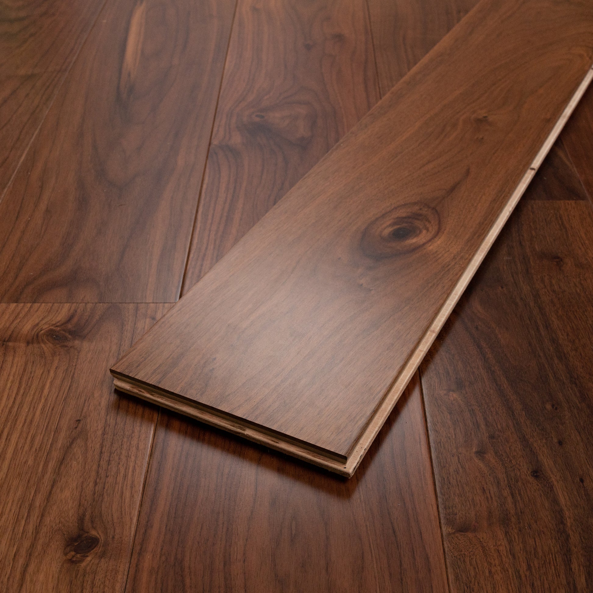 ⤓: 20mm ↔: 190mm ↕: 1860mm Grand Walnut Crest