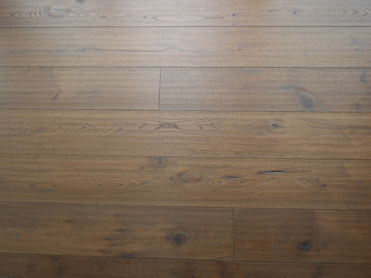 ⤓: 14mm ↔: 190mm ↕: 1900mm Branor Crest Distressed Engineered Oak