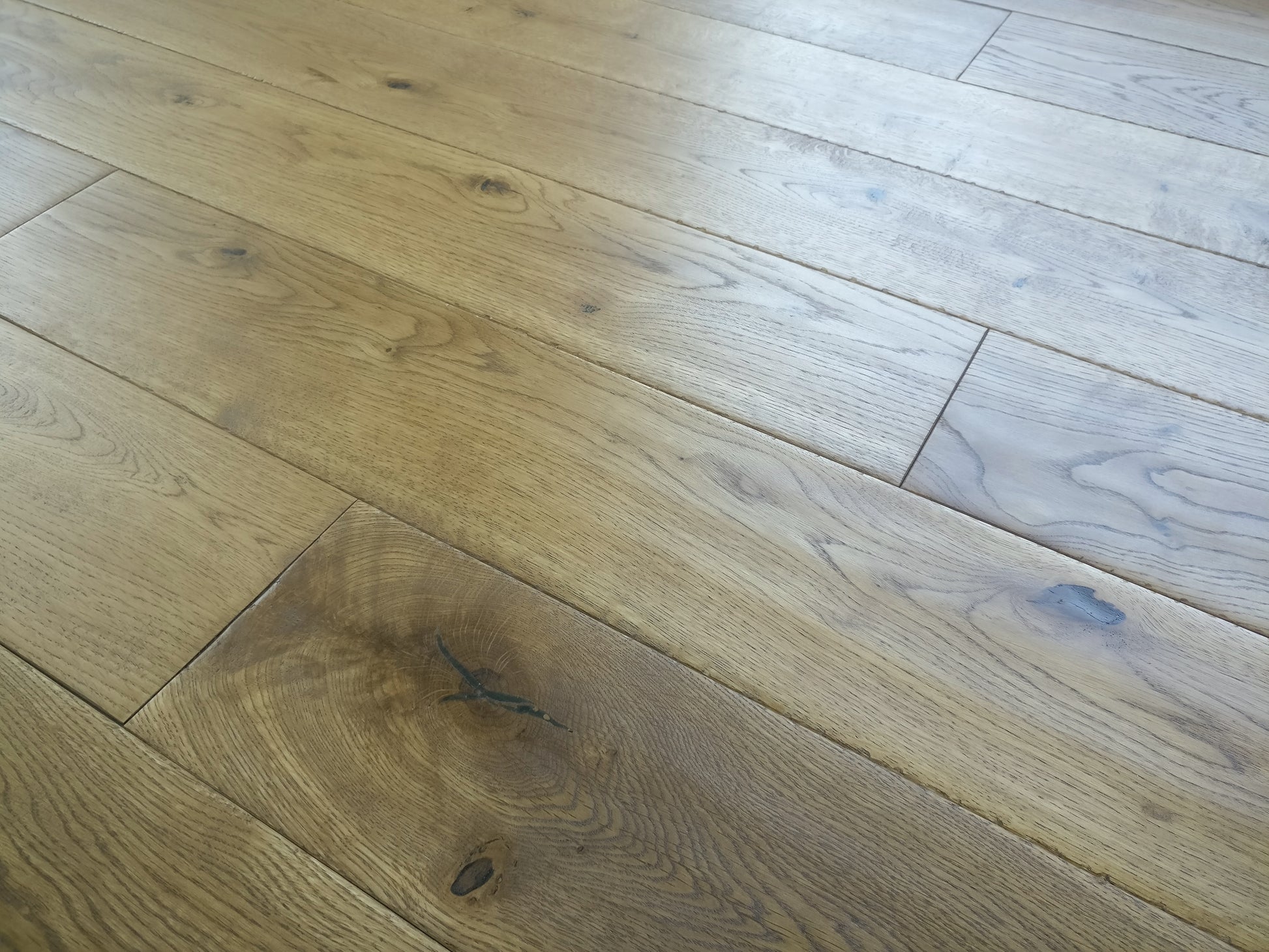 ⤓: 18mm ↔: 125mm ↕: 300mm-1200mm Goldcrest Oak Solid Oak